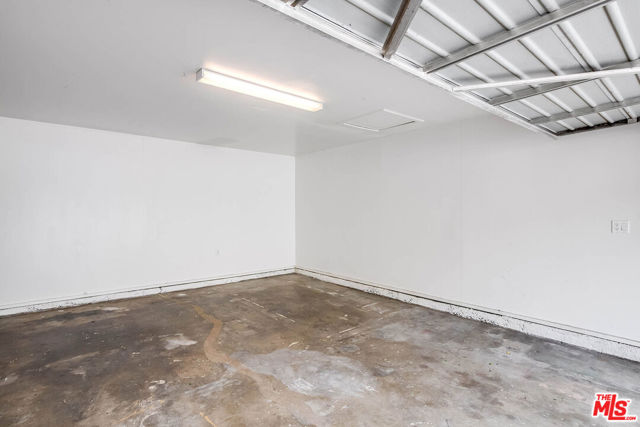 5728 Columbus Avenue Avenue, Sherman Oaks CA: https://media.crmls.org/mediaz/6e1fe644-3f95-419b-a20f-99a6b9d21593.jpg