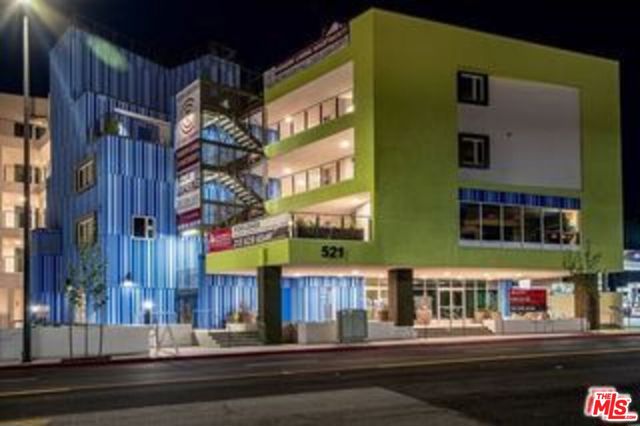 521 W Colorado Street, Glendale CA: https://media.crmls.org/mediaz/6e2074ed-bd37-4db0-822f-87e6c87faaaf.jpg