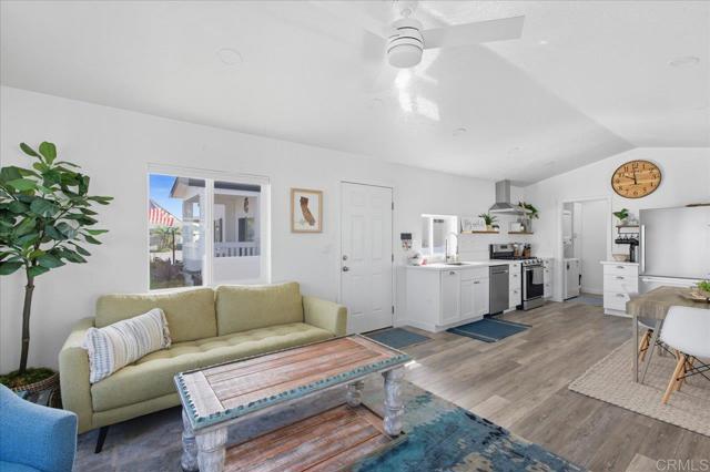 Detail Gallery Image 14 of 29 For 6550 Ponto Drive #14,  Carlsbad,  CA 92011 - 2 Beds | 1/1 Baths