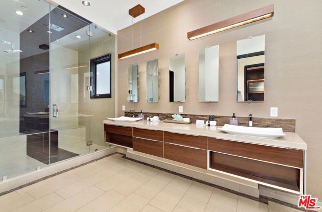 1018 Stradella Road, Los Angeles CA: https://media.crmls.org/mediaz/6e20fcec-c923-45c1-8f3c-085ef0ff21e4.jpg