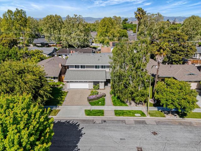 2550 Fairglen Drive, San Jose CA: https://media.crmls.org/mediaz/6e2149d4-640e-4d5c-aa4a-596be0e5229c.jpg