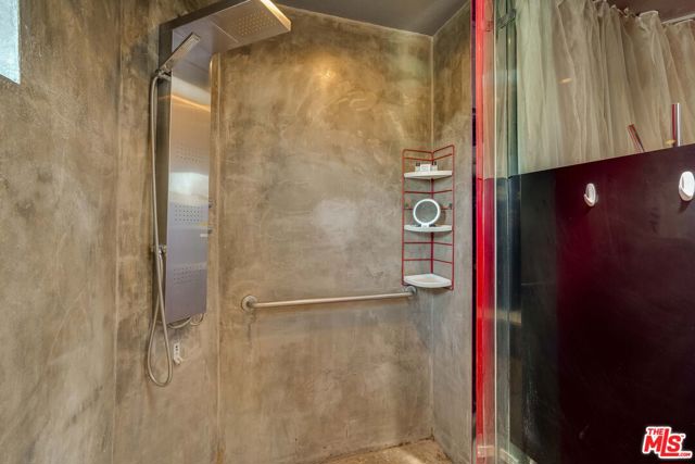 2528 Dearborn Drive, Los Angeles CA: https://media.crmls.org/mediaz/6e2160ab-305d-4381-9f82-87298575b856.jpg