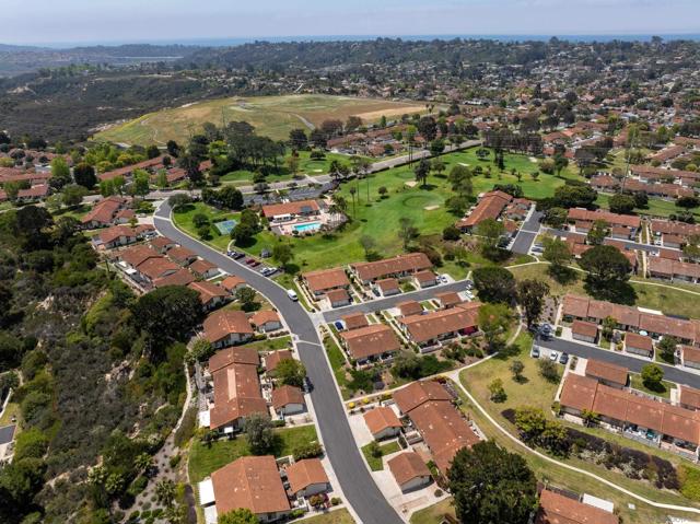 1829 Forestdale Dr, Encinitas CA: https://media.crmls.org/mediaz/6e216612-5bd4-4feb-adb0-6d80da310e46.jpg