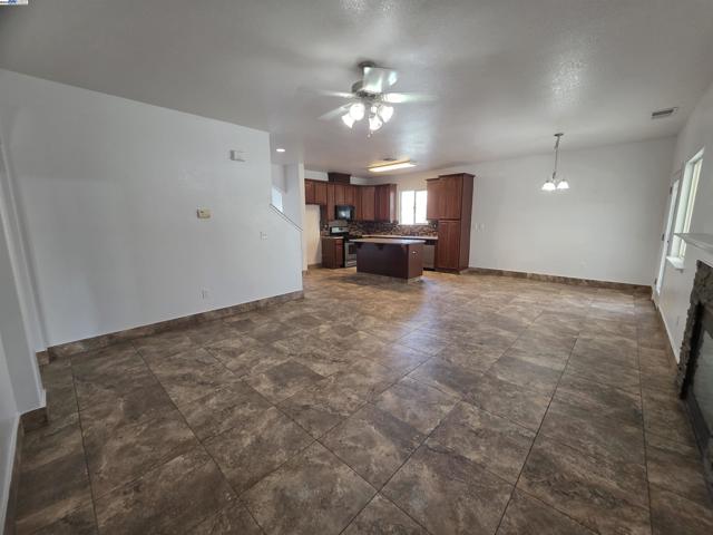 254 Peach Leaf Way, Sacramento CA: https://media.crmls.org/mediaz/6e227b96-2d11-44e2-ab3c-69f9b2892a8d.jpg