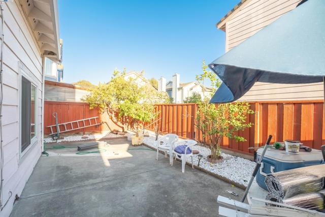Image 30 of 33 For 15822 Devonwood Way
