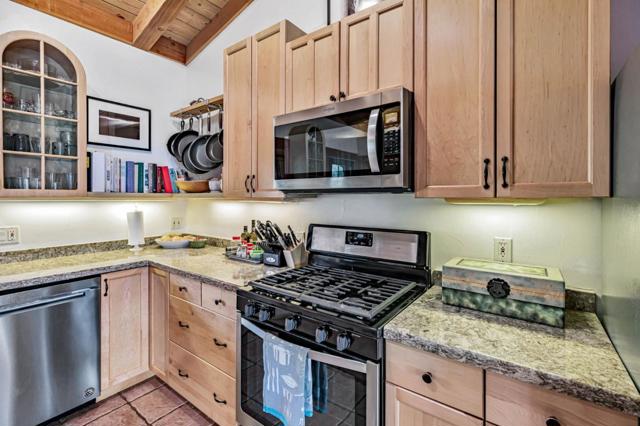 18 Asoleado Drive, Carmel Valley CA: https://media.crmls.org/mediaz/6e235f12-82dc-4779-9123-ec75d7d52624.jpg