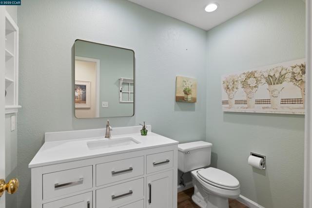 315 Glasgow Circle, Danville CA: https://media.crmls.org/mediaz/6e2363af-67e2-42f7-af73-1fe23ecb8eaf.jpg