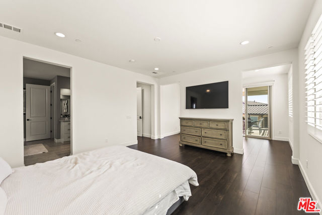 11767 Toyon Drive, Chatsworth CA: https://media.crmls.org/mediaz/6e23d36b-964f-4397-a37e-c6a74e26861b.jpg
