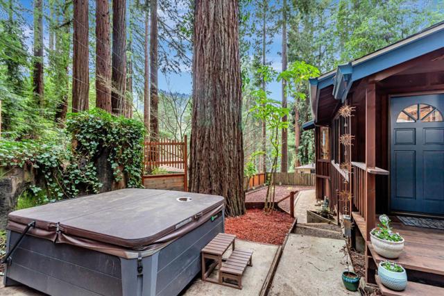 325 Ridge Drive, Boulder Creek CA: https://media.crmls.org/mediaz/6e24209a-f0ac-4cee-9a7a-a6524c485b49.jpg