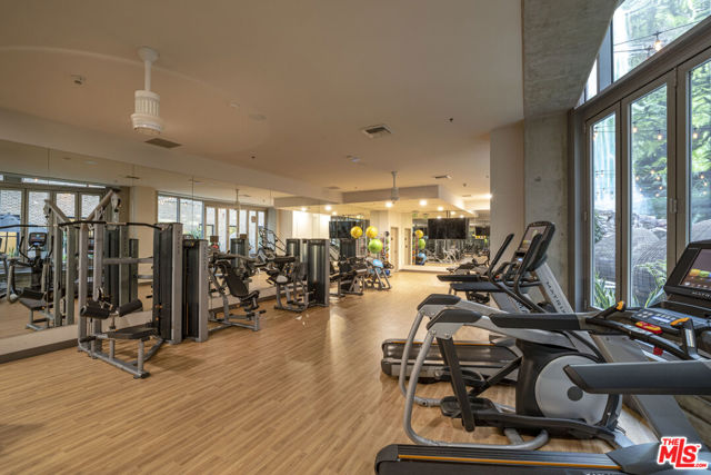 727 W 7th Street, Los Angeles CA: https://media.crmls.org/mediaz/6e2428e6-3202-43bc-87d7-024f5efeea5c.jpg