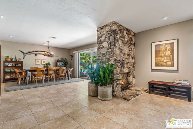 2072 S Bobolink Lane, Palm Springs, CA 92264