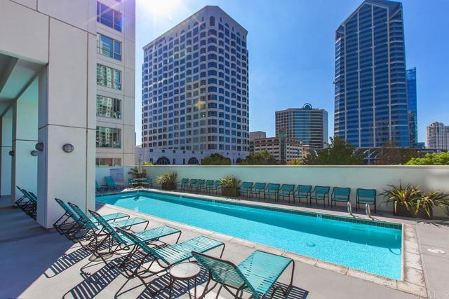 1240 India Street, San Diego CA: https://media.crmls.org/mediaz/6e25a5d8-ed58-4fb0-9c27-32d785f3e879.jpg
