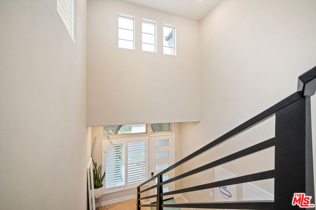 6e25e8e5 4193 4f33 99b6 09af83c99cdb