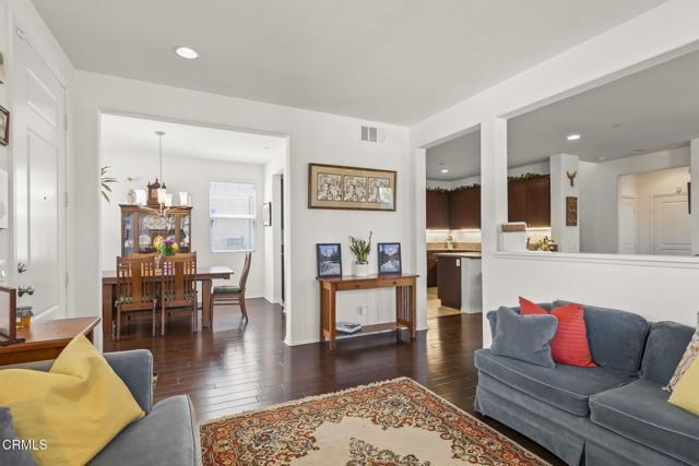 11349 Darling Road, Ventura CA: https://media.crmls.org/mediaz/6e25f0e9-ebac-443f-a475-b63a22705338.jpg