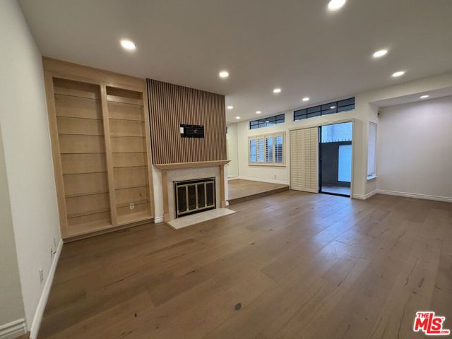 4543 Willis Avenue, 102 photo 2