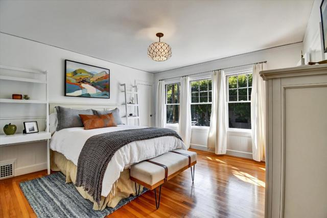 901 Laurel, San Mateo CA: https://media.crmls.org/mediaz/6e273322-6341-458a-af14-5559d7a88707.jpg