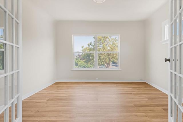 551 53rd Street, Oakland CA: https://media.crmls.org/mediaz/6e27b05d-31c7-4fa5-a315-cac59adde326.jpg