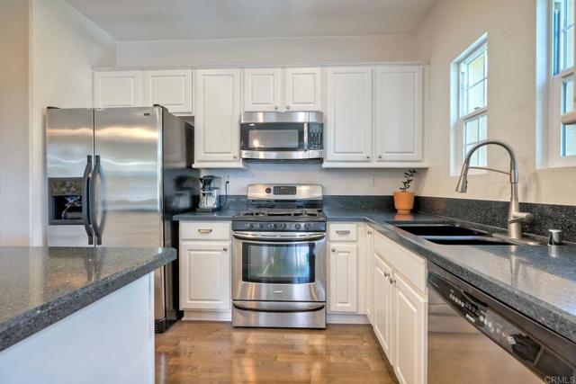 1367 Sky Ridge, San Marcos CA: https://media.crmls.org/mediaz/6e27d7a8-ff3a-4efb-8bad-d8ff8b7bfecb.jpg