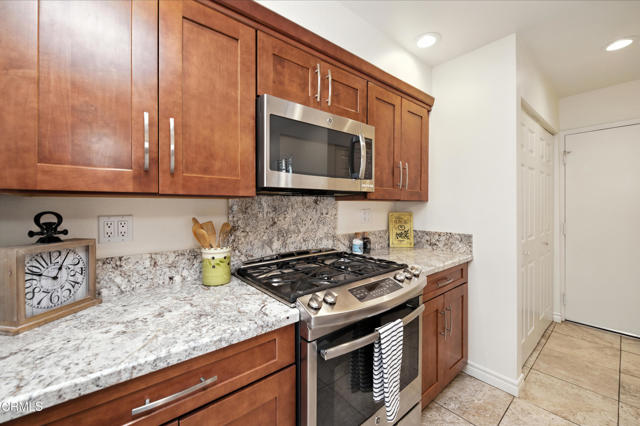 Detail Gallery Image 6 of 48 For 28763 Conejo View Dr, Agoura Hills,  CA 91301 - 3 Beds | 1/1 Baths