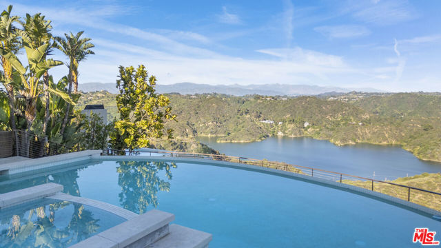 2028 Stradella Road, Los Angeles CA: https://media.crmls.org/mediaz/6e289510-45f9-484a-8cf4-44dc4b85f730.jpg