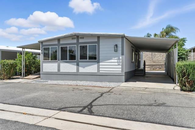 5001 W Florida Avenue, Hemet CA: https://media.crmls.org/mediaz/6e28cb11-44ab-4e22-85e6-5d185d8da7e1.jpg