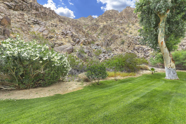 Image 19 of 30 For 78225 Cortez Lane 185