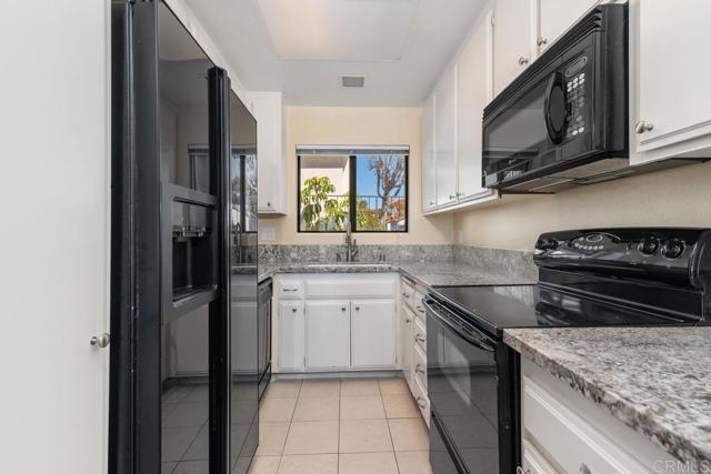 Detail Gallery Image 13 of 27 For 245 Fairlee Ln, Encinitas,  CA 92024 - 2 Beds | 2 Baths