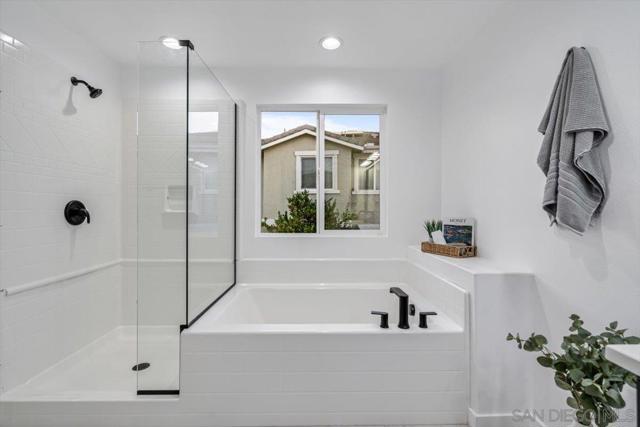 13214 Spring Mountain Rd, Lakeside CA: https://media.crmls.org/mediaz/6e2a5bd5-bab6-4b2d-99e1-0c1fd312178c.jpg