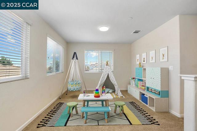 1410 Big Redwood Dr, Oakley CA: https://media.crmls.org/mediaz/6e2a5c00-0c5c-4f49-aa47-4308c263991c.jpg