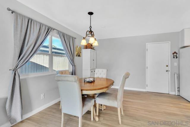 3978 Shenandoah Dr, Oceanside CA: https://media.crmls.org/mediaz/6e2bb550-338c-4aa7-a1f1-a1b42bd5f122.jpg