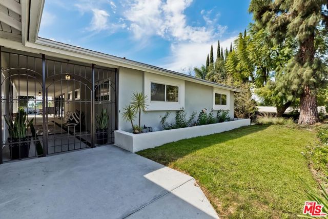 3449 SCADLOCK Lane photo 4