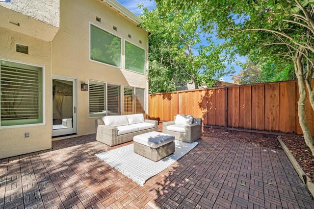 6192 Lakeview Cir, San Ramon CA: https://media.crmls.org/mediaz/6e2c4ac4-6561-4272-86a7-6607c449a1ff.jpg