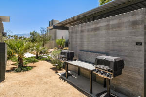 211 The, Palm Springs CA: https://media.crmls.org/mediaz/6e2c7e1b-804d-4554-88d3-60d9d57f107f.jpg