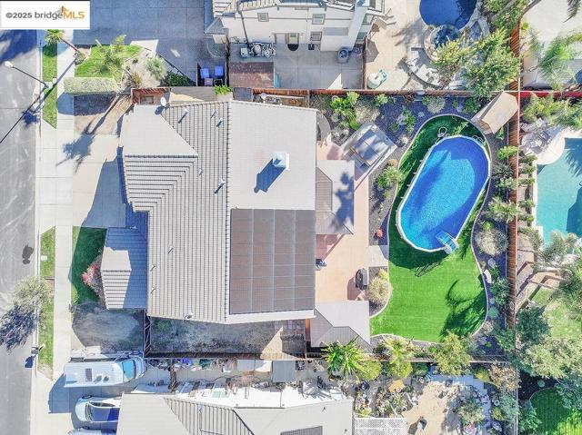 596 Toscanna Court, Brentwood CA: https://media.crmls.org/mediaz/6e2d26bf-eca9-4830-9592-ab5cf6d22be1.jpg