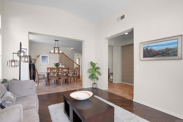 Detail Gallery Image 6 of 44 For 2217 Corte San Simeon, Chula Vista,  CA 91914 - 4 Beds | 3 Baths