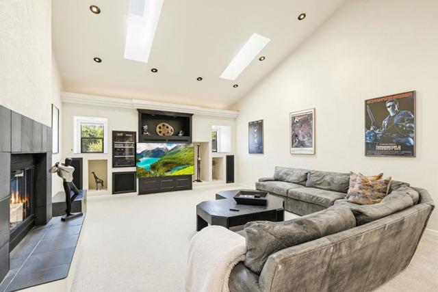 321 Pine Forest Drive, Aptos CA: https://media.crmls.org/mediaz/6e2deaa0-494f-46d3-9f30-8260af690739.jpg