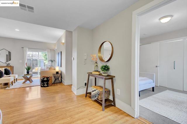 Image 4 of 39 For 1095 67th St