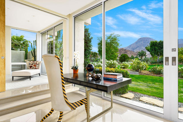 75161 Kavenish Way, Indian Wells CA: https://media.crmls.org/mediaz/6e2e7ee6-2464-4852-b945-a32c5f234b3c.jpg