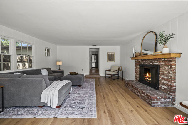 746 Valley View Avenue, Monrovia CA: https://media.crmls.org/mediaz/6e2e88eb-c735-4c4e-9be8-db5e60e101f9.jpg
