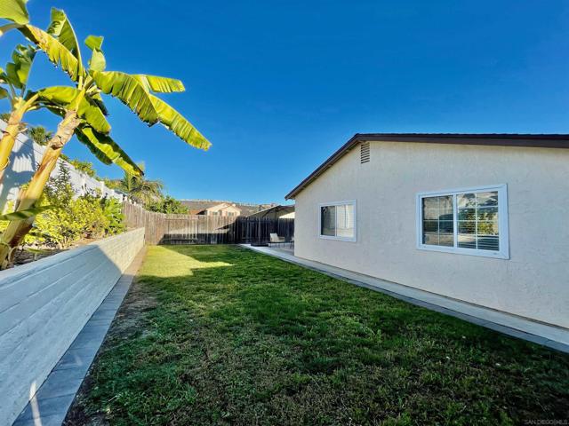 11394 Pegasus Ave, San Diego CA: https://media.crmls.org/mediaz/6e2f56a0-6725-4cf2-ab98-600dd6937f51.jpg