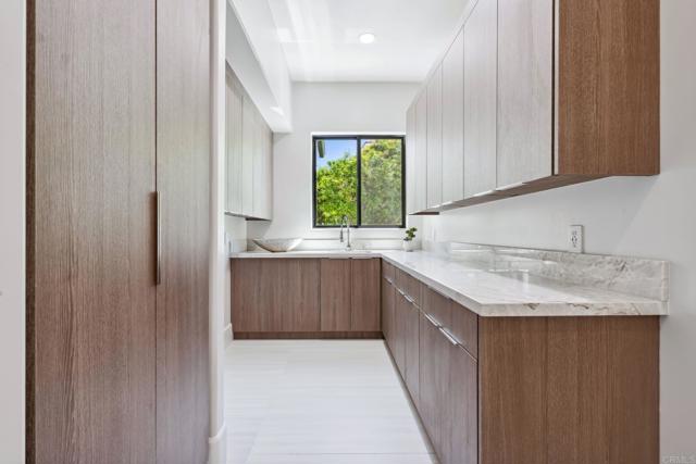 Image 34 of 75 For 9355 Lavell Street