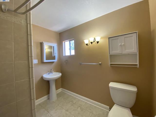 712 S 2Nd St, San Jose CA: https://media.crmls.org/mediaz/6e2ff3fa-3151-49ad-abdc-4410a62cb57d.jpg