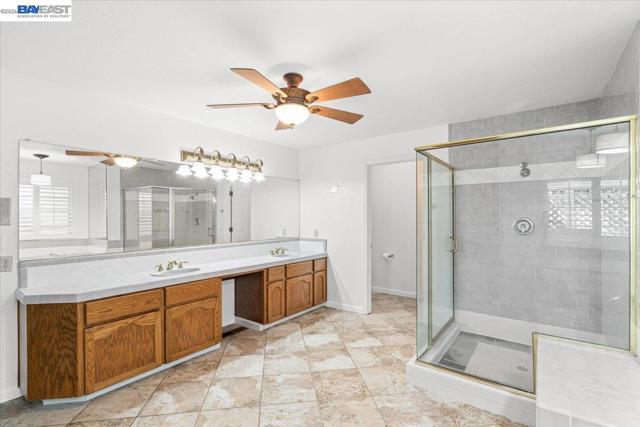 27000 S Hillview St, Tracy CA: https://media.crmls.org/mediaz/6e3113f3-c444-4425-b392-9faffb708d78.jpg