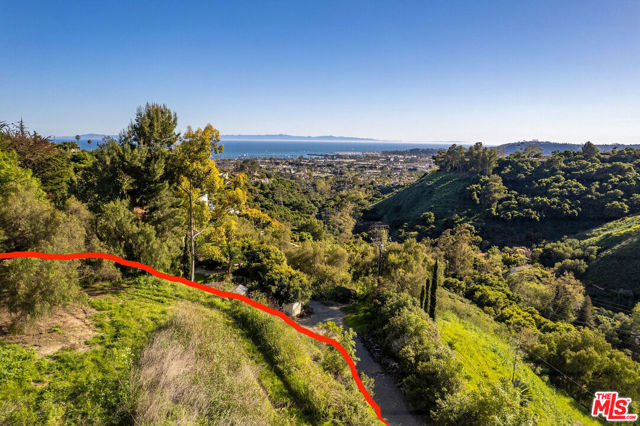 416 Ranchito Vista Road, Santa Barbara CA: https://media.crmls.org/mediaz/6e3154f8-01e5-4092-9584-f6c8d4317b17.jpg