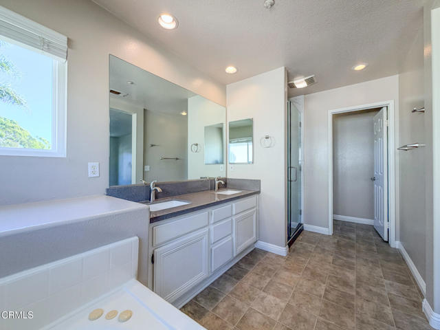 Detail Gallery Image 18 of 35 For 818 Navigator Way, Oxnard,  CA 93035 - 4 Beds | 2/1 Baths