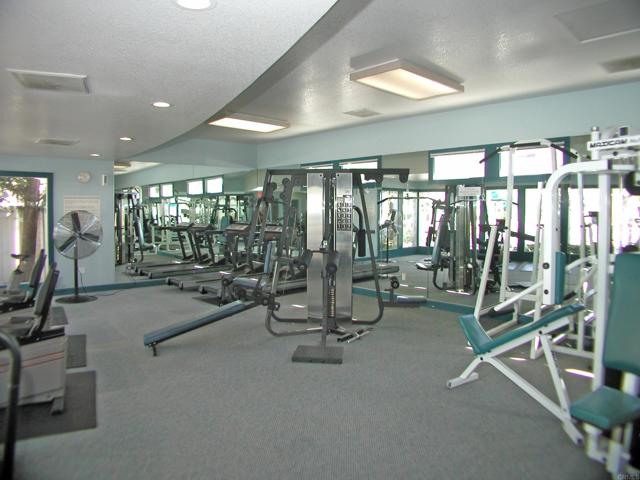 https://media.crmls.org/mediaz/6e32d06f-baee-4ac3-8156-690e750054c4.jpg