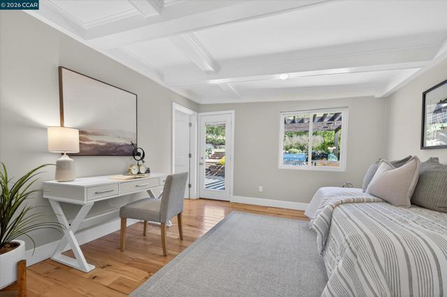 31 Ivy Dr, Orinda CA: https://media.crmls.org/mediaz/6e335b20-f180-4d82-8cfe-380fec932ae7.jpg
