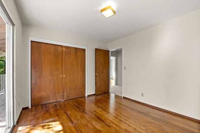 26025 Highland Way, Los Gatos CA: https://media.crmls.org/mediaz/6e338ad2-f389-4803-a62e-b6655c2ac5dd.jpg
