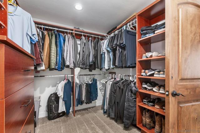 704 Matagual Dr, Vista CA: https://media.crmls.org/mediaz/6e338bf3-7e61-4637-ac30-2922781d3e8e.jpg