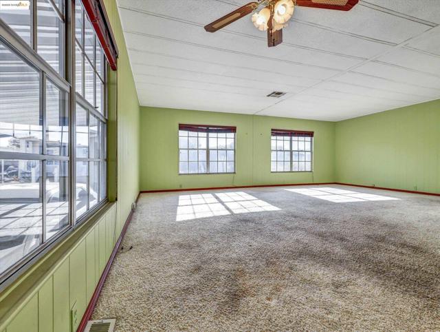 29064 MENDEZ RD, Hayward CA: https://media.crmls.org/mediaz/6e33bc4b-5320-4cbd-a522-1631646602e9.jpg